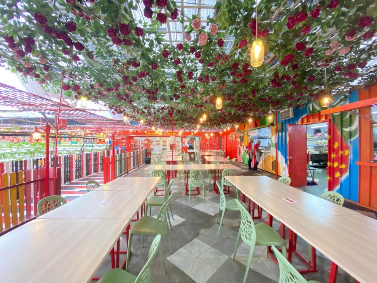 Aiza Homestay Opposite Abang Strawberry Taman Sedia Tanah Rata Exterior foto