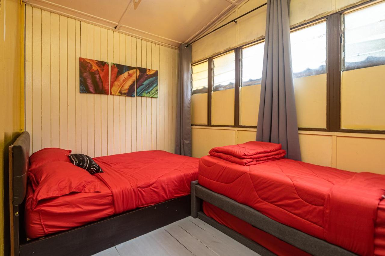 Aiza Homestay Opposite Abang Strawberry Taman Sedia Tanah Rata Exterior foto
